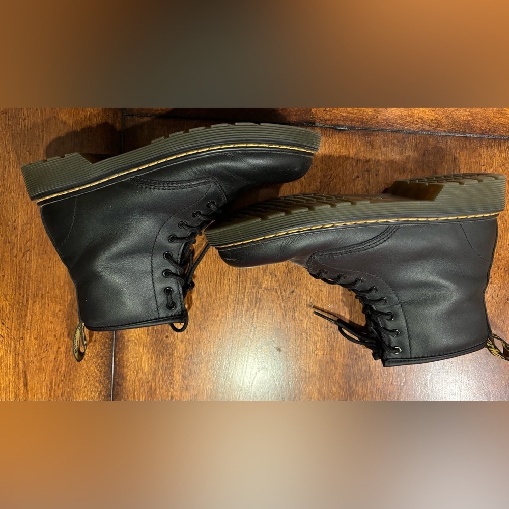 EUC Kids' 1460 Leather Boots (Youth) Sz. 5 ladies/4 Men’s/eu36 - Picture 3 of 4